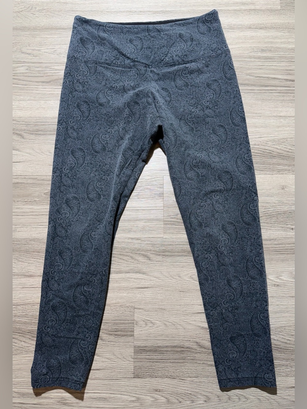 Intro Love The Fit Womens Medium Paisley Print Tummy Control Leggings Gray